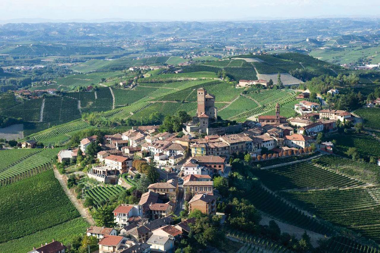 Locanda Italia Serralunga d'Alba Exterior foto
